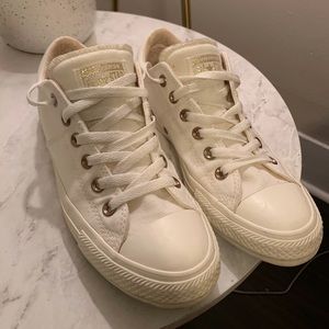 Off white /gold converse!